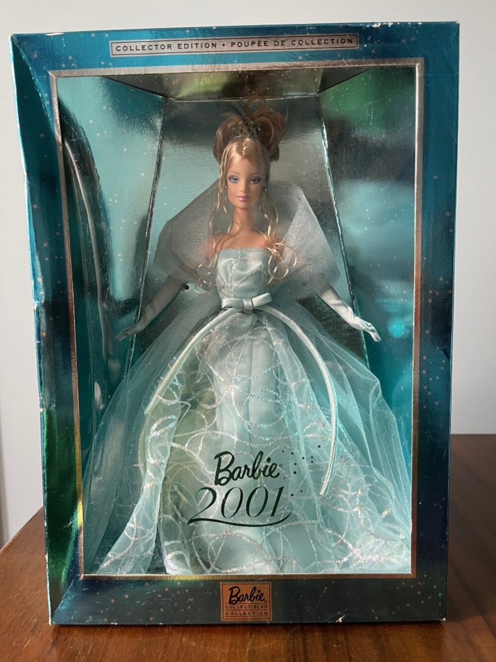 Barbie 2001 Collector Edition Blue Winter/Christmas Theme